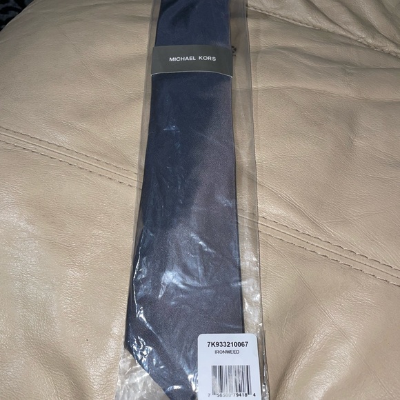 Michael Kors mens ironweed grey mens neck tie - Picture 3 of 3